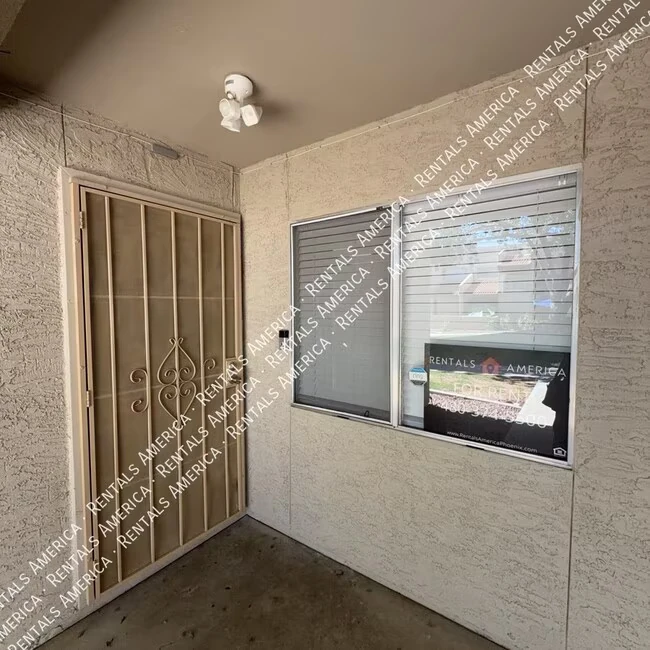 520 N Stapley Dr Mesa, AZ 85203 photo 3