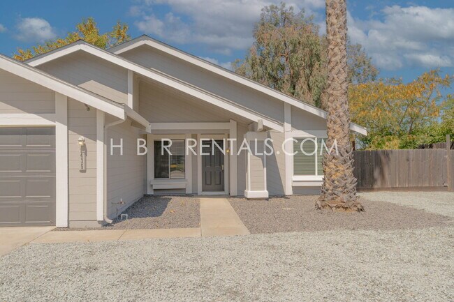 435 Palm Cir photo 2