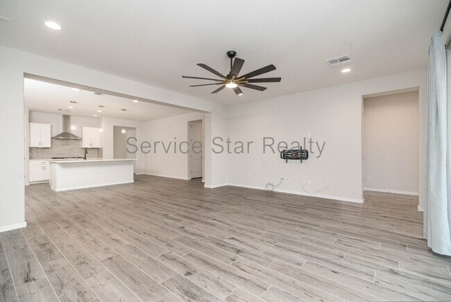 32611 N 20th Dr Phoenix, AZ 85085 photo 4