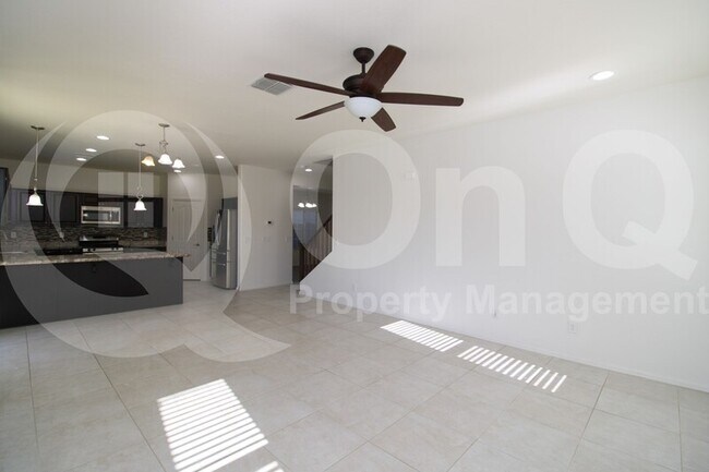 1819 W Bonanza Dr Phoenix, AZ 85085 photo 5