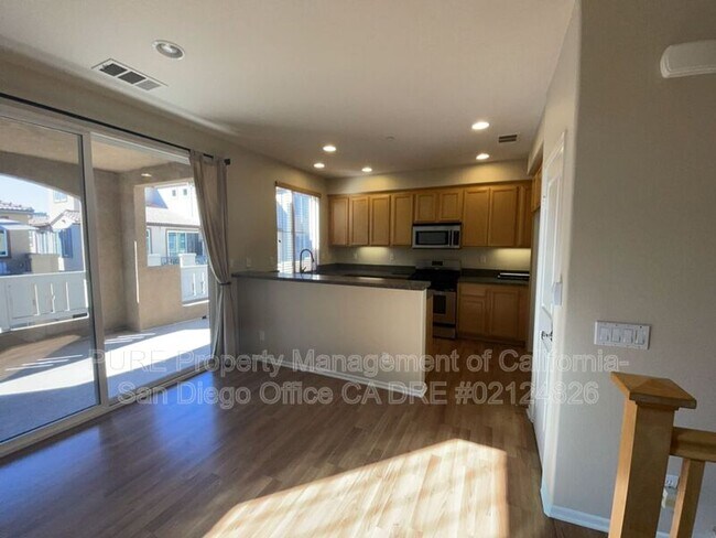1345 Caminito Dante Chula Vista, CA 91915 photo 4