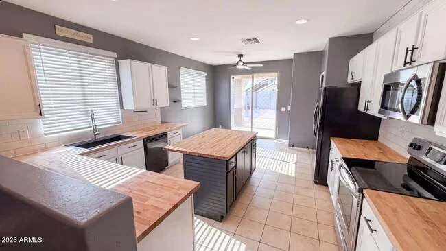 18183 W Carlota Ln Surprise, AZ 85387 photo 2