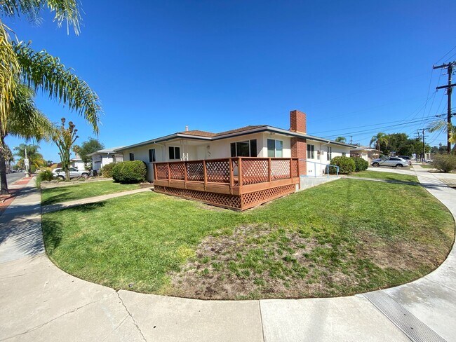5754 Dorothy Dr photo 3