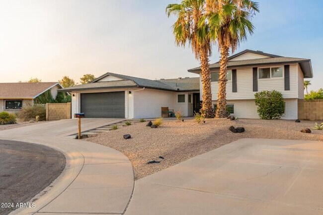 8762 E Monterey Way Scottsdale, AZ 85251 photo 2