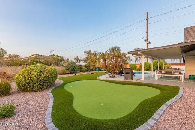 8762 E Monterey Way Scottsdale, AZ 85251 photo 5