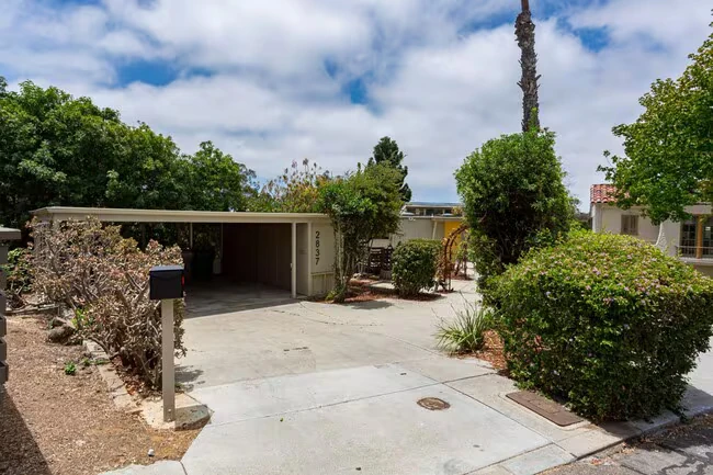 2837 Kalmia Pl San Diego, CA 92104 photo 2