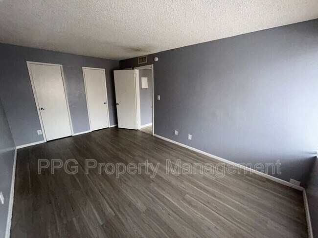2413 W Hazelwood St Phoenix, AZ 85015 photo 2