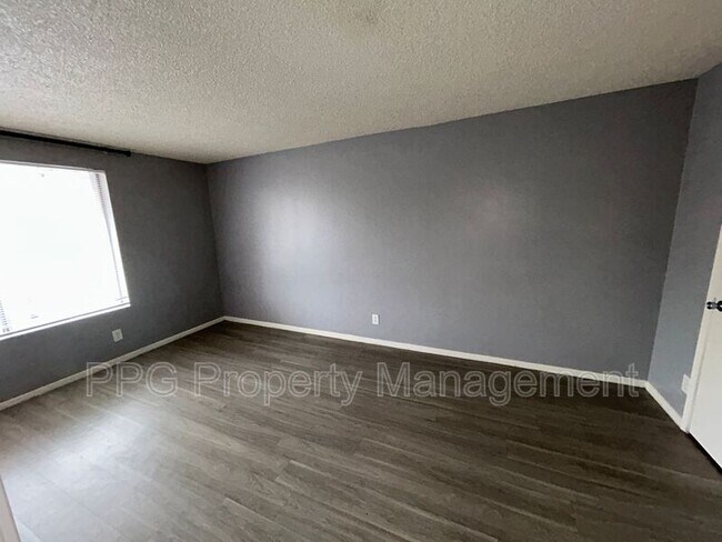 2413 W Hazelwood St Phoenix, AZ 85015 photo 3
