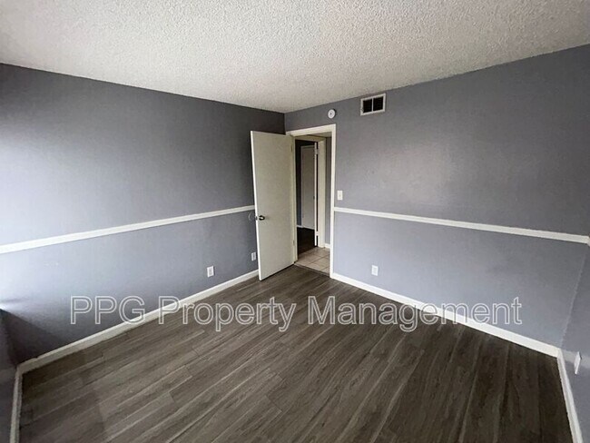 2413 W Hazelwood St Phoenix, AZ 85015 photo 5