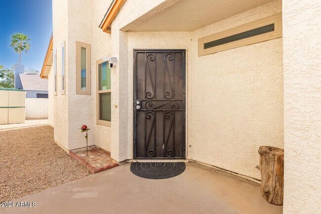 8759 W Grovers Ave Peoria, AZ 85382 photo 4