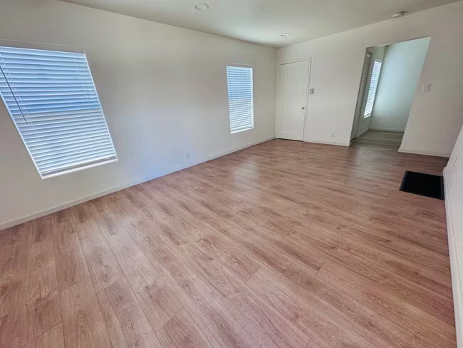 1418 55th Ave Oakland, CA 94621 photo 2