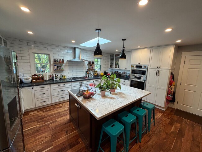 954 Acalanes Rd Lafayette, CA 94549 photo 4