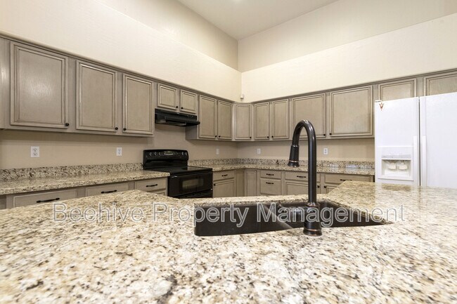 1861 N Oracle Cir Mesa, AZ 85203 photo 4