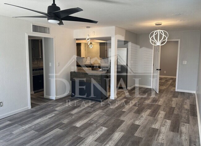 216 E Carol Ave Phoenix, AZ 85020 photo 3