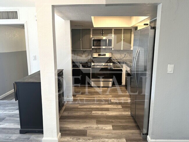 216 E Carol Ave Phoenix, AZ 85020 photo 5