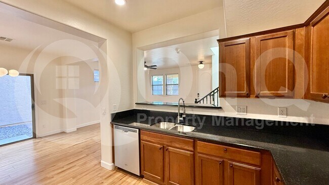 5334 W Chisum Trail Phoenix, AZ 85083 photo 5