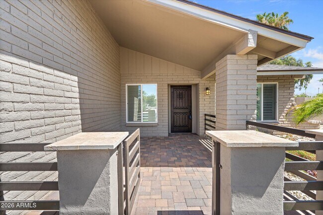 8642 E San Bruno Dr Scottsdale, AZ 85258 photo 2