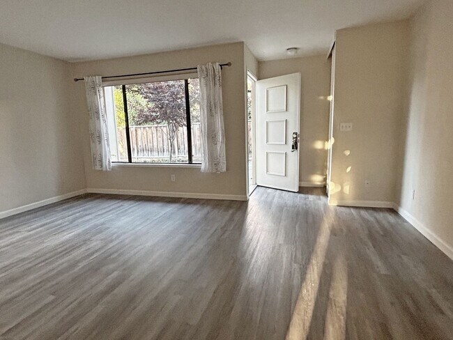 1220 Crescent Terrace Sunnyvale, CA 94087 photo 2