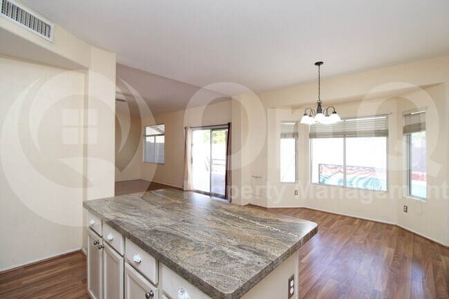 19611 N 33rd St Phoenix, AZ 85050 photo 4