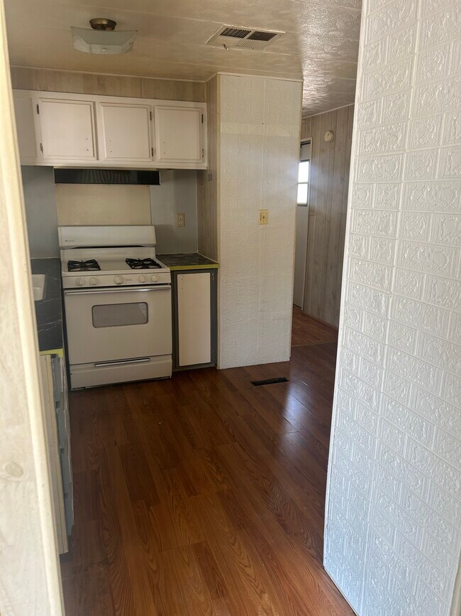 925 N Plaza Dr Apache Junction, AZ 85120 photo 2