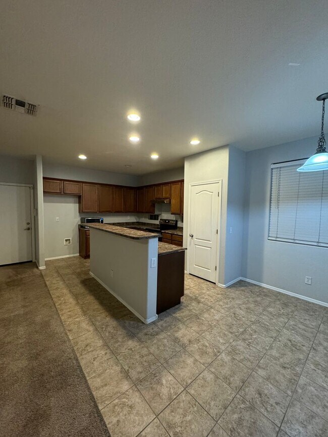 4839 W Dunbar Dr Phoenix, AZ 85339 photo 5