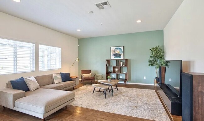 28763 Cloud Wy Murrieta, CA 92563 photo 2