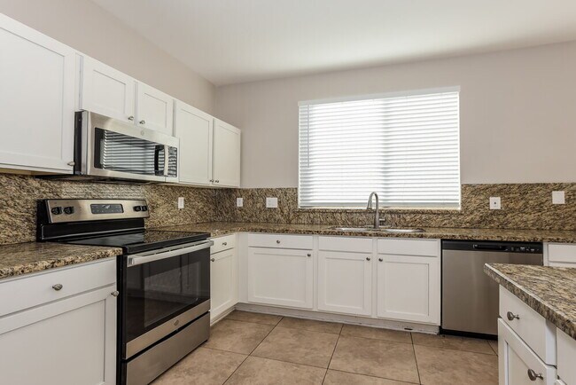 3014 W Donner Dr Phoenix, AZ 85041 photo 5