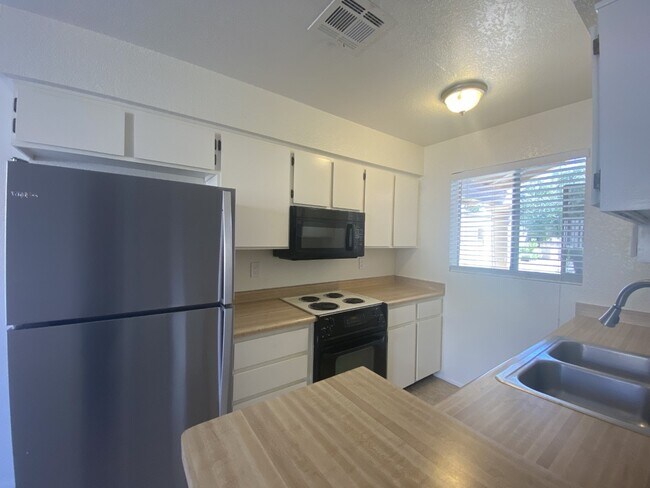 97 N Cooper Rd Chandler, AZ 85225 photo 5