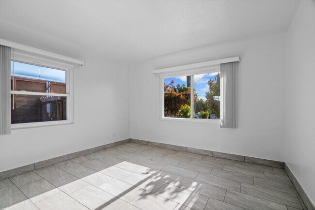 608 N Rios Ave Solana Beach, CA 92075 photo 5