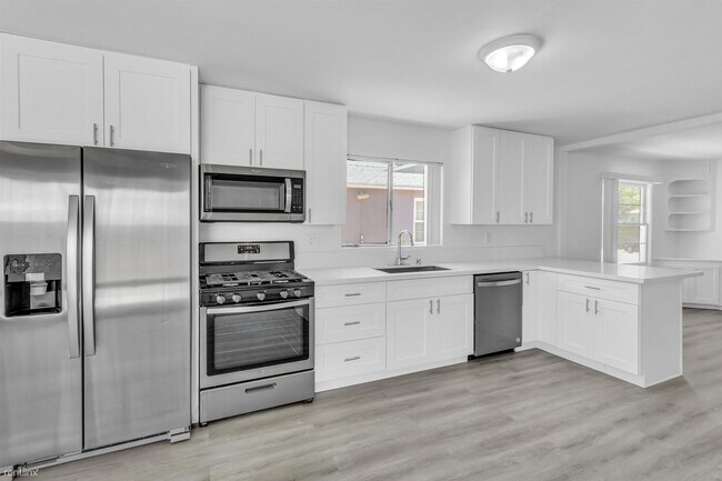 6216 Pembroke Dr San Diego, CA 92115