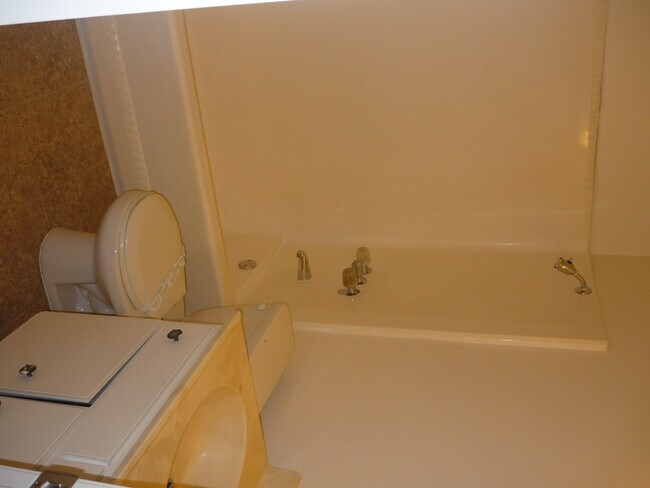 6686 Omega Dr San Diego, CA 92139 photo 3