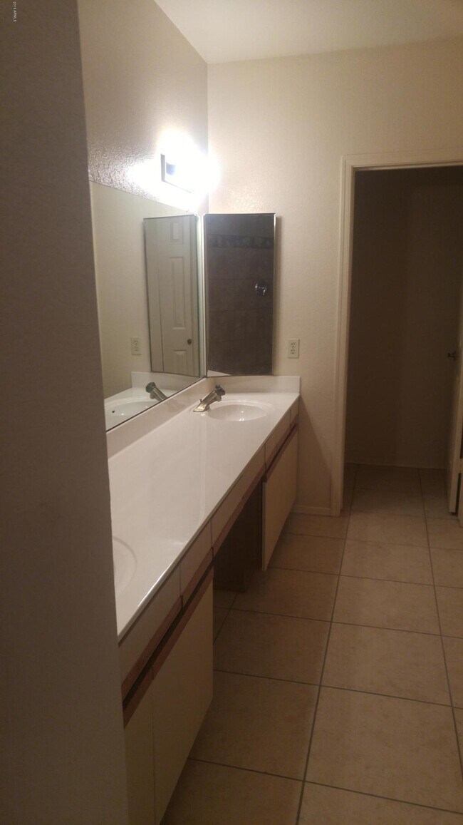 2341 W Shawnee Dr Chandler, AZ 85224 photo 3