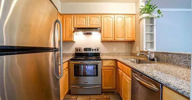 47 Redwood Ct Santa Rosa, CA 95409 photo 2