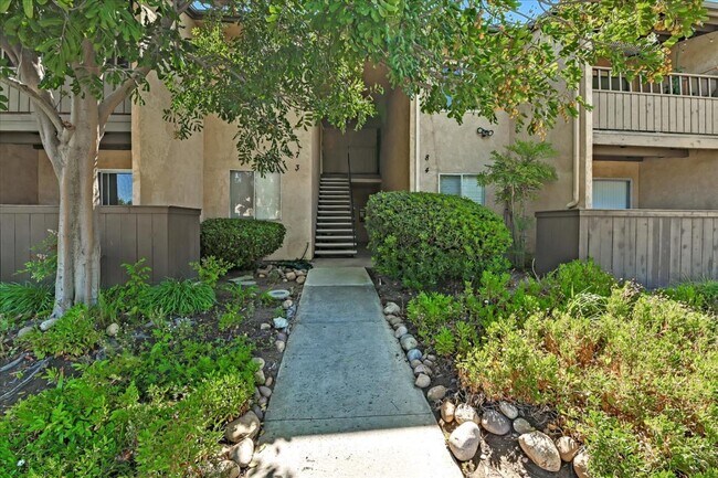 9175 Campina Dr La Mesa, CA 91942
