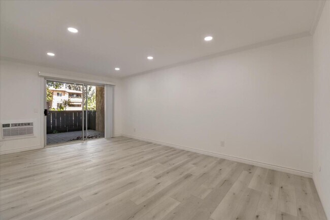 9175 Campina Dr La Mesa, CA 91942 photo 4
