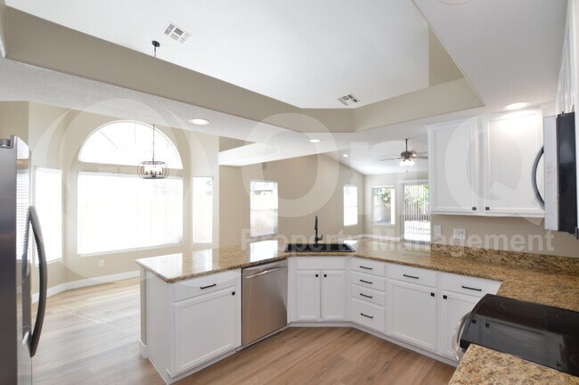 3884 E Indigo Bay Dr Gilbert, AZ 85234 photo 5