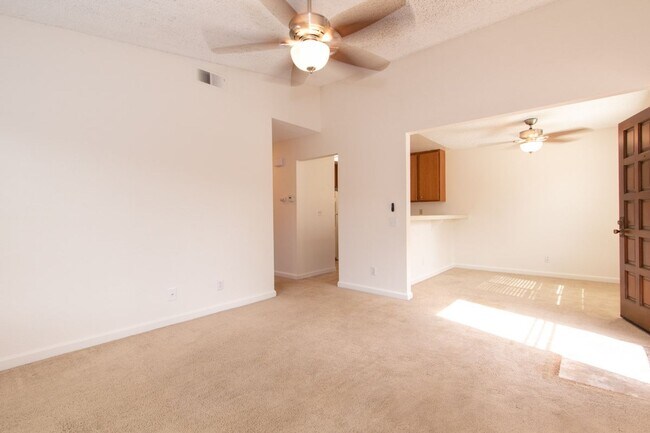 4165 Porte De Merano San Diego, CA 92122 photo 3