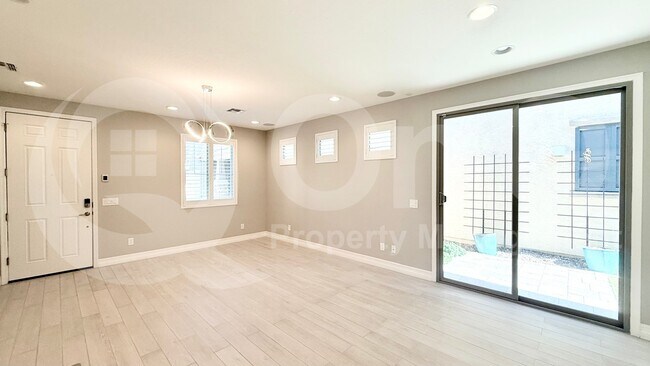 8245 E Impala Ave Mesa, AZ 85209 photo 4