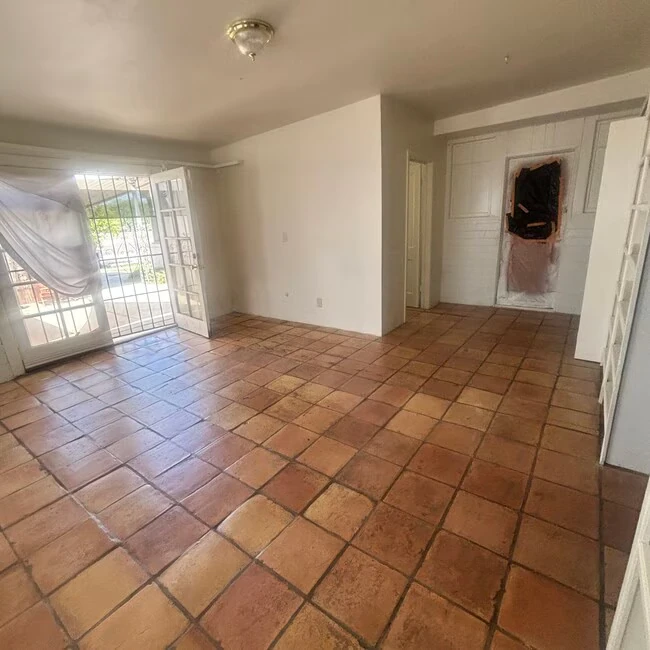 1409 S Mill photo 2