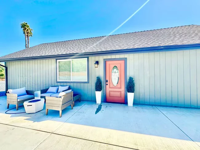 9431 W Lilac Rd Escondido, CA 92026 photo 2