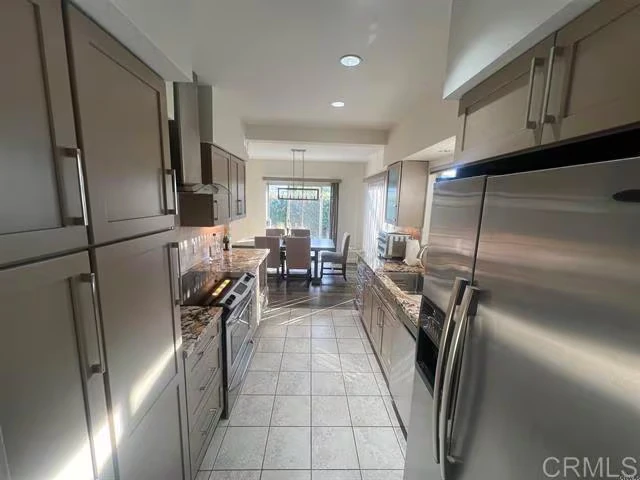 7061 Estrella De Mar Rd Carlsbad, CA 92009 photo 4