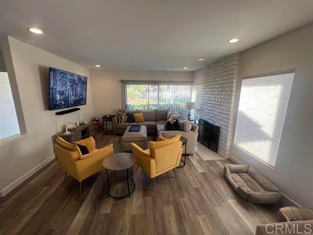7061 Estrella De Mar Rd Carlsbad, CA 92009 photo 3