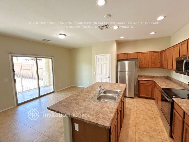 6417 S 23rd Dr Phoenix, AZ 85041 photo 4