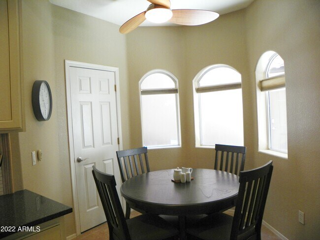 8653 E Royal Palm Rd Scottsdale, AZ 85258 photo 3