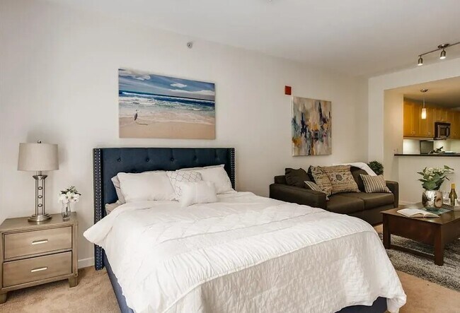 1150 J St San Diego, CA 92101 photo 3