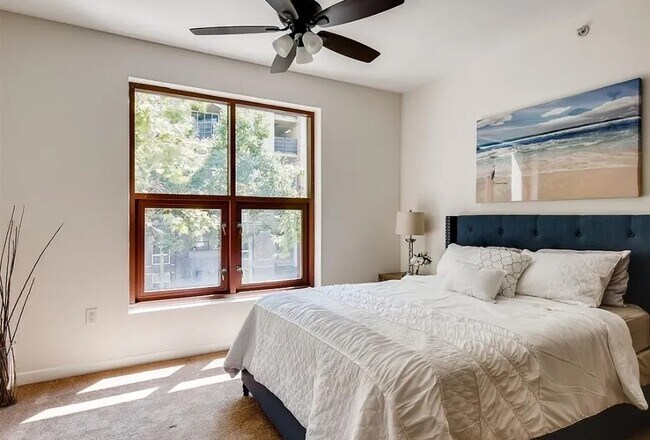 1150 J St San Diego, CA 92101 photo 4