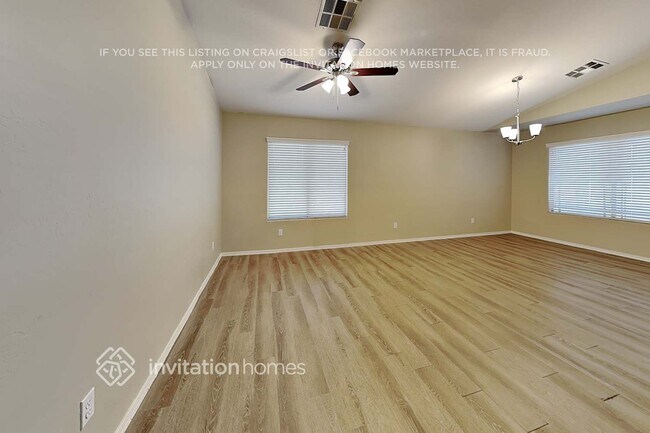 13383 W Watson Ln Surprise, AZ 85379 photo 4