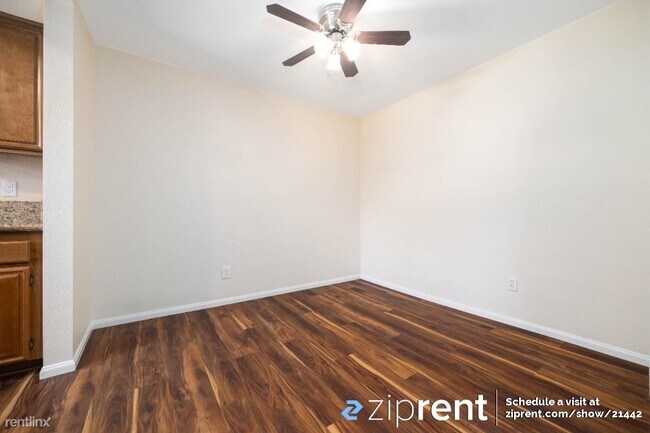 4275 Asher St San Diego, CA 92110 photo 4