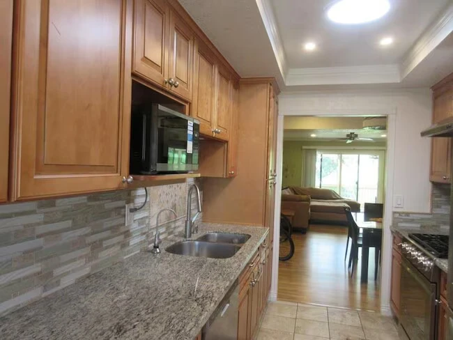 5037 Cribari Vale San Jose, CA 95135 photo 4