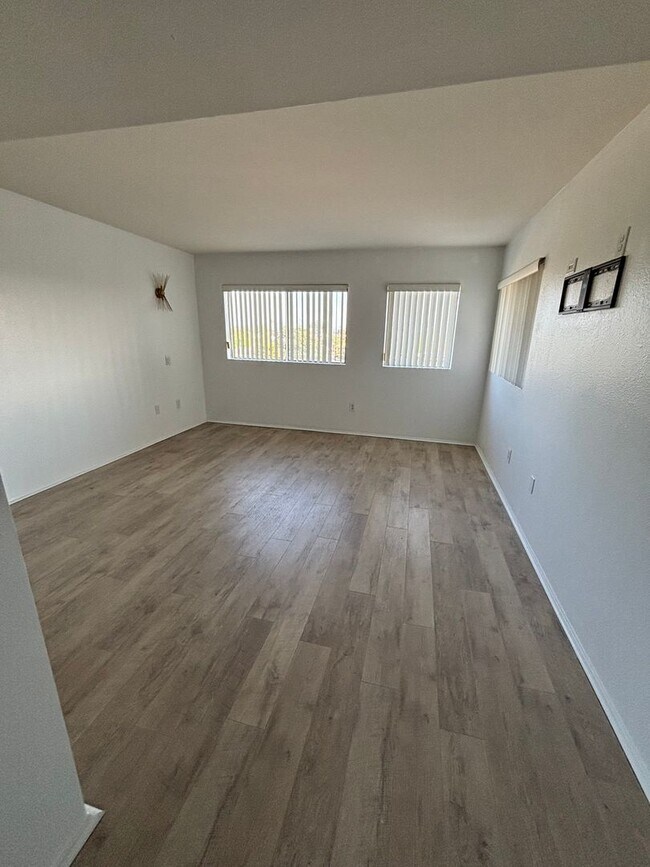 6960 Hyde Park Dr San Diego, CA 92119 photo 4